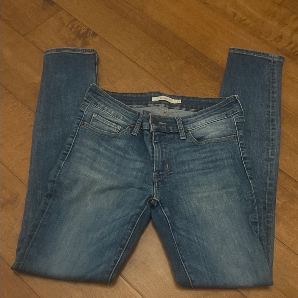Levi’s 711 Skinny